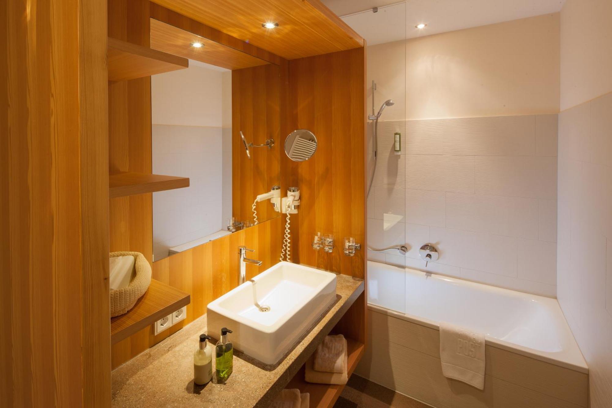 Hotel Alpen Post 4*